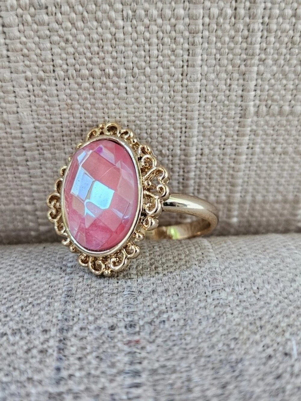 Women Ring Pink Salmon Crystal Fashion Jewelry Gold Tone Ring Size adj 9 to 11 - Picture 10 of 11
